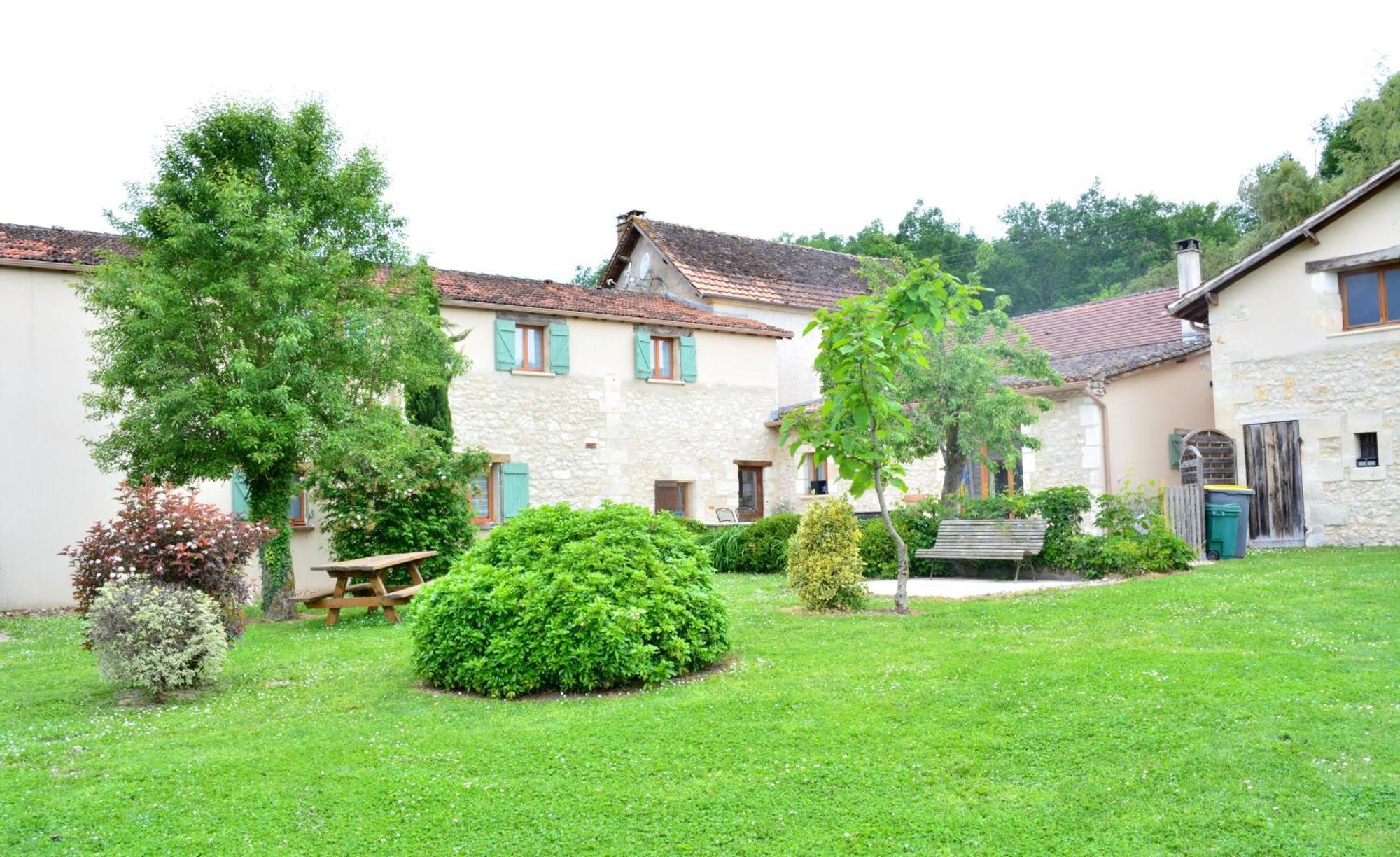 Gites Le Clos Du Verger Maurens  Εξωτερικό φωτογραφία