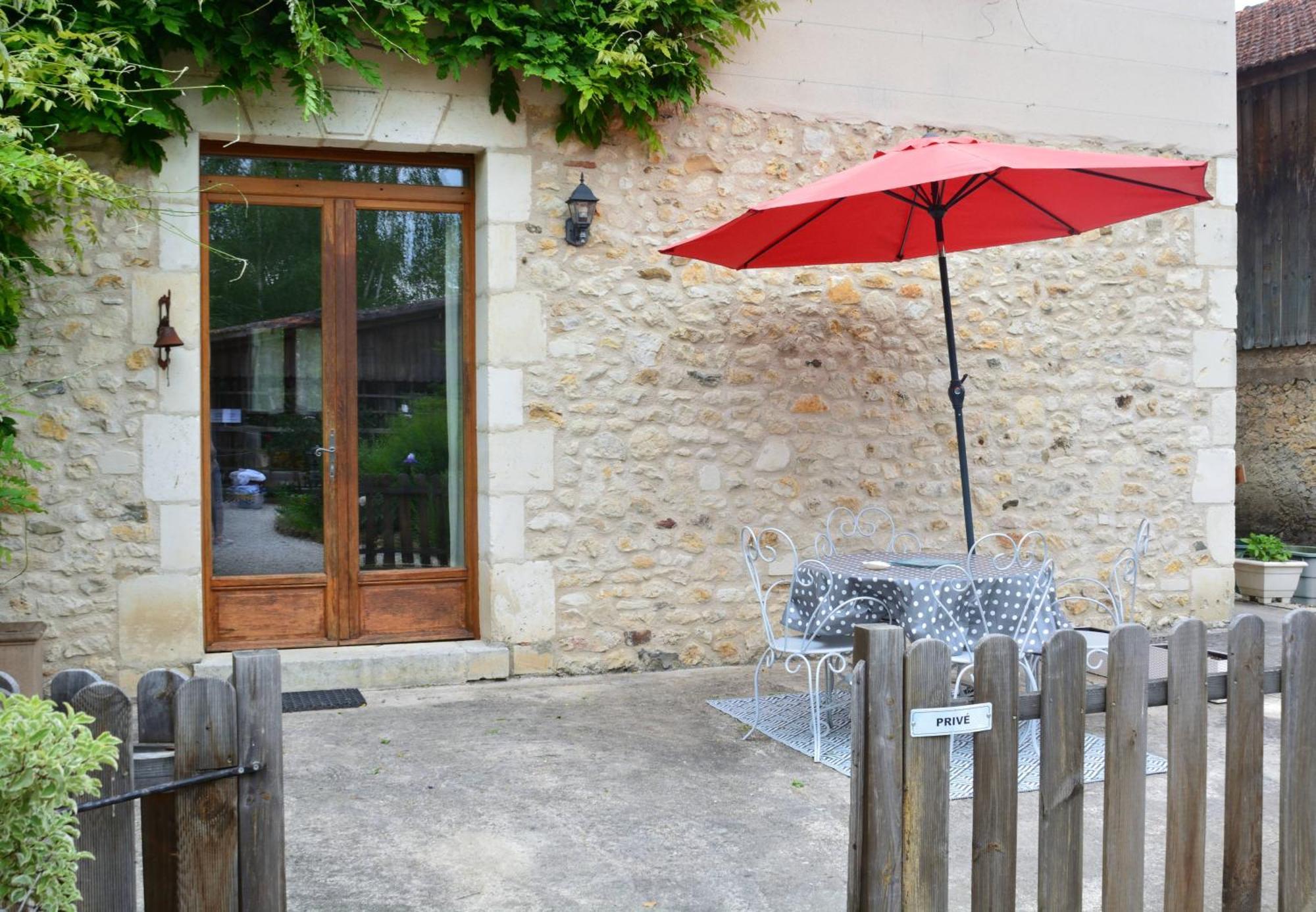 Gites Le Clos Du Verger Maurens  Εξωτερικό φωτογραφία